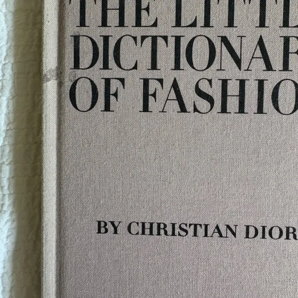 CHANEL Fashion Book Set in Pink and Black - Picture 5 of 6